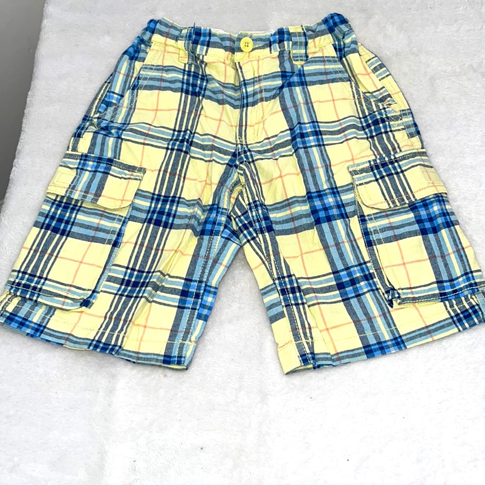 Old Navy boys size 8 plaid shorts